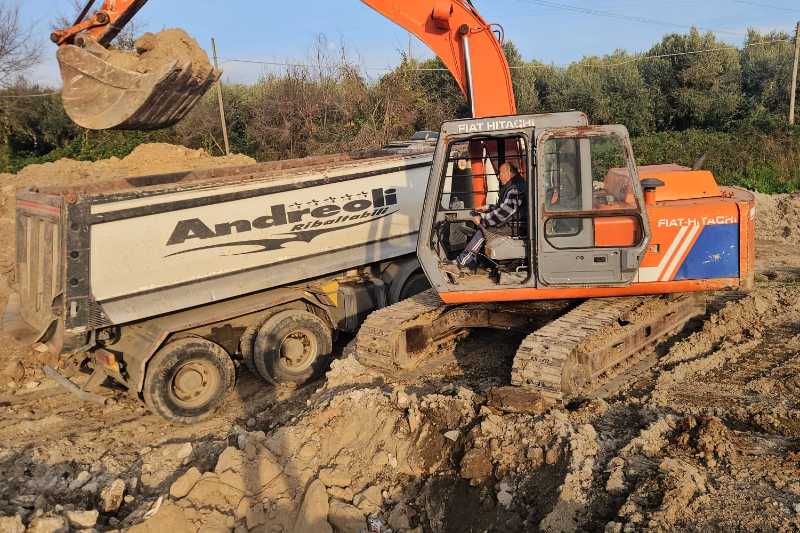 OmecoHub - Immagine FIAT HITACHI FH130.3